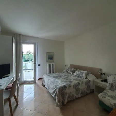 Campagnola Hotel *